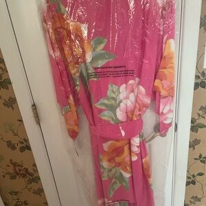 Natori Pink and Orange Floral Kimono